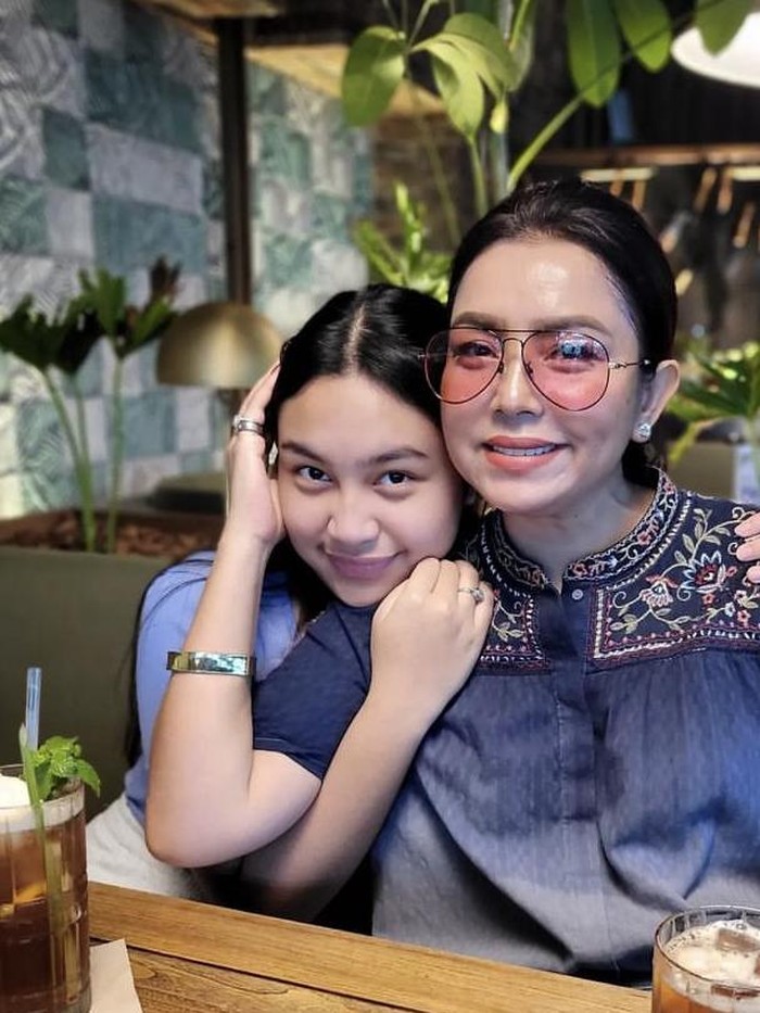 Momen Sweet Seventeen Khirani Putri Bambang Trihatmodjo yang Dipenuhi Cake Mewah Momen Sweet Seventeen Khirani Putri Bambang Trihatmodjo yang Dipenuhi Cake Mewah