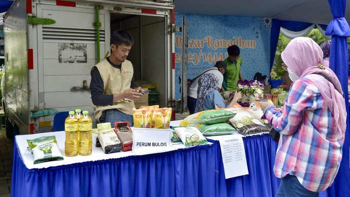 Momen Zulhas Hadiri Pasar Ramadan di Jatinegara