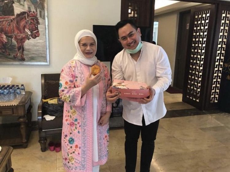 Gaya Seru Nassar Kulineran hingga Punya Usaha Donat yang Unik