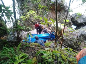 Nenek Terseret Arus Sejauh 40 Km Ditemukan Tewas di Atas Bebatuan