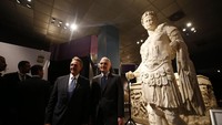 Salah satu benda purbakala terpenting adalah patung perunggu tanpa kepala yang diidentifikasi sebagai Kaisar Romawi Septimius Severus. Patung ini berasal dari tahun 225 M dan bernilai US$ 25 juta (Rp 374 miliar). (Suleyman Elcin/Anadolu Agency via Getty Images)