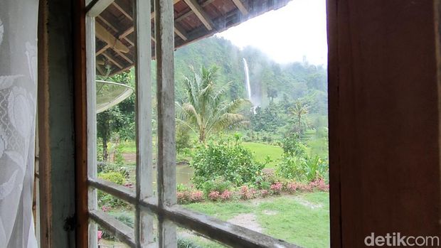 Rumah dengan pemandangan 'surga' di Cianjur.