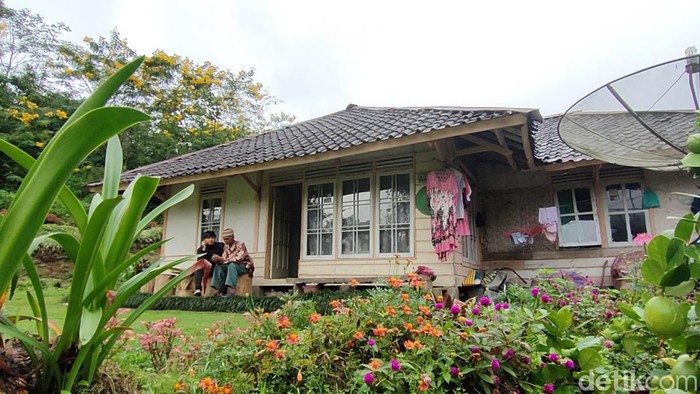 Rumah dengan pemandangan surga di Cianjur.