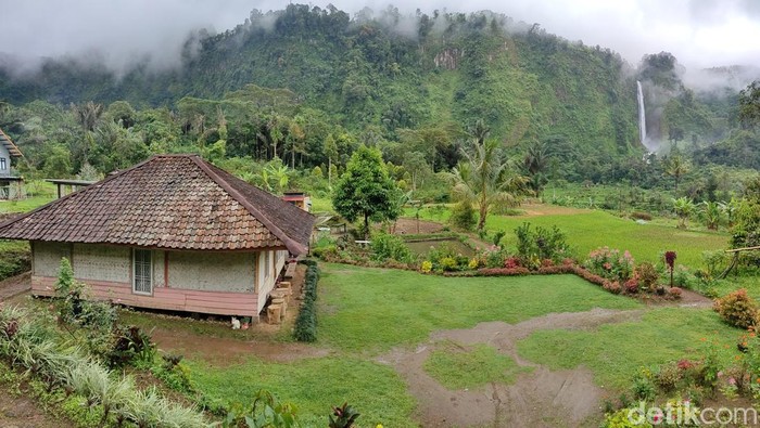 Rumah dengan pemandangan surga di Cianjur.