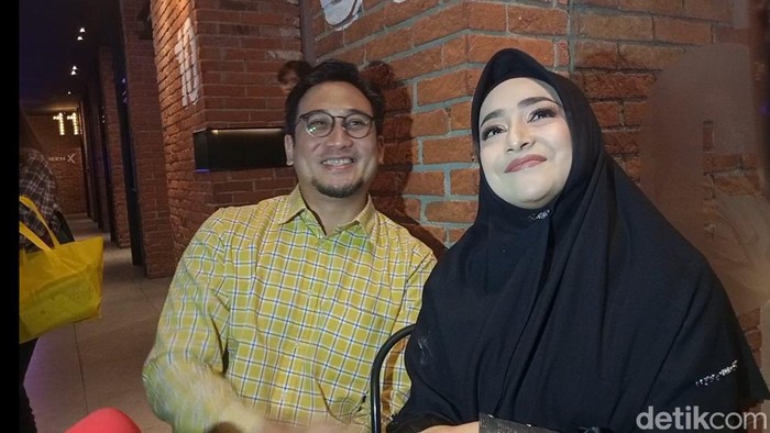 Teuku Firmansyah dan Cindy Fatika Sari