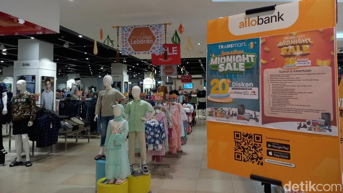 Midnight Sale di Transmart Pabelan di Kecamatan Kartasura, Kabupaten Sukoharjo