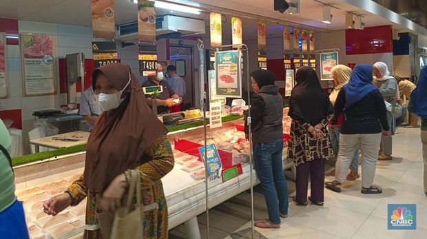 Transmart Cempaka Putih. (CNBC Indonesia/Martya Rizki)