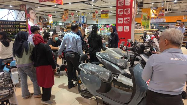 Transmart Midnight Sale
