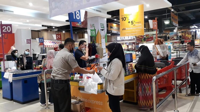 Transmart Midnight Sale