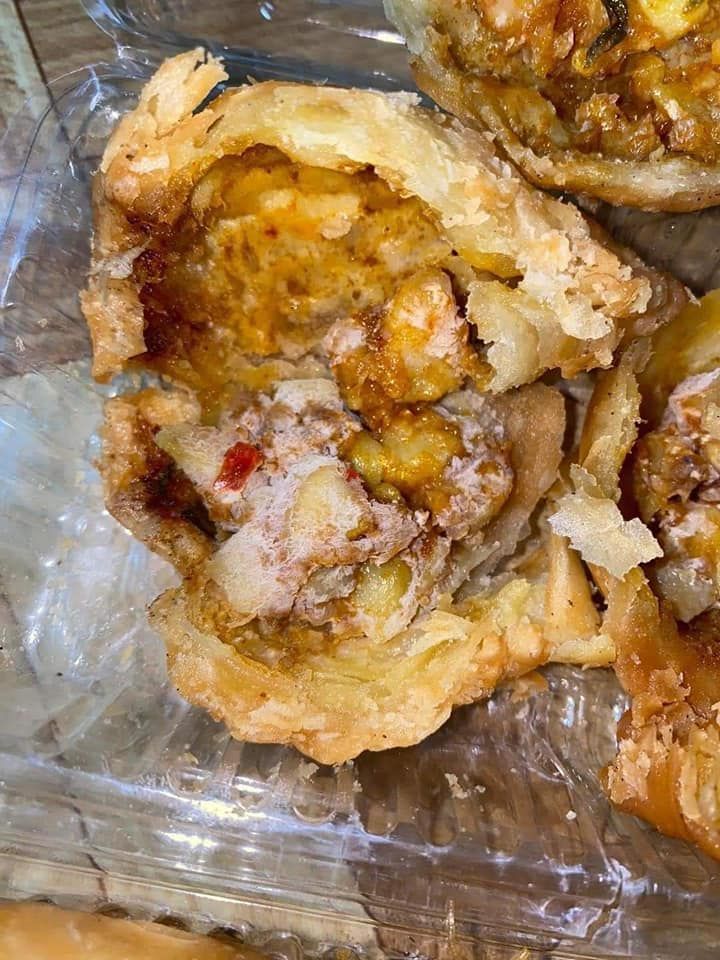 Apes! Beli Pastel Untuk Buka Puasa Malah Berulat dan Bau Busuk