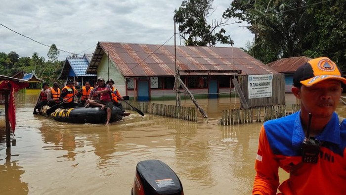 Banjir di Kapuas meluas