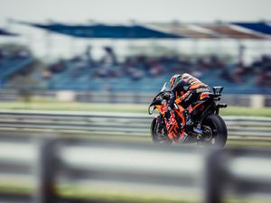 MotoGP Jerman 2023: Brad Binder Jatuh!