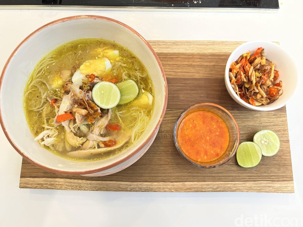 Chef Hotel Bagikan Tips Bikin Soto Ayam Khas Bali yang Berempah