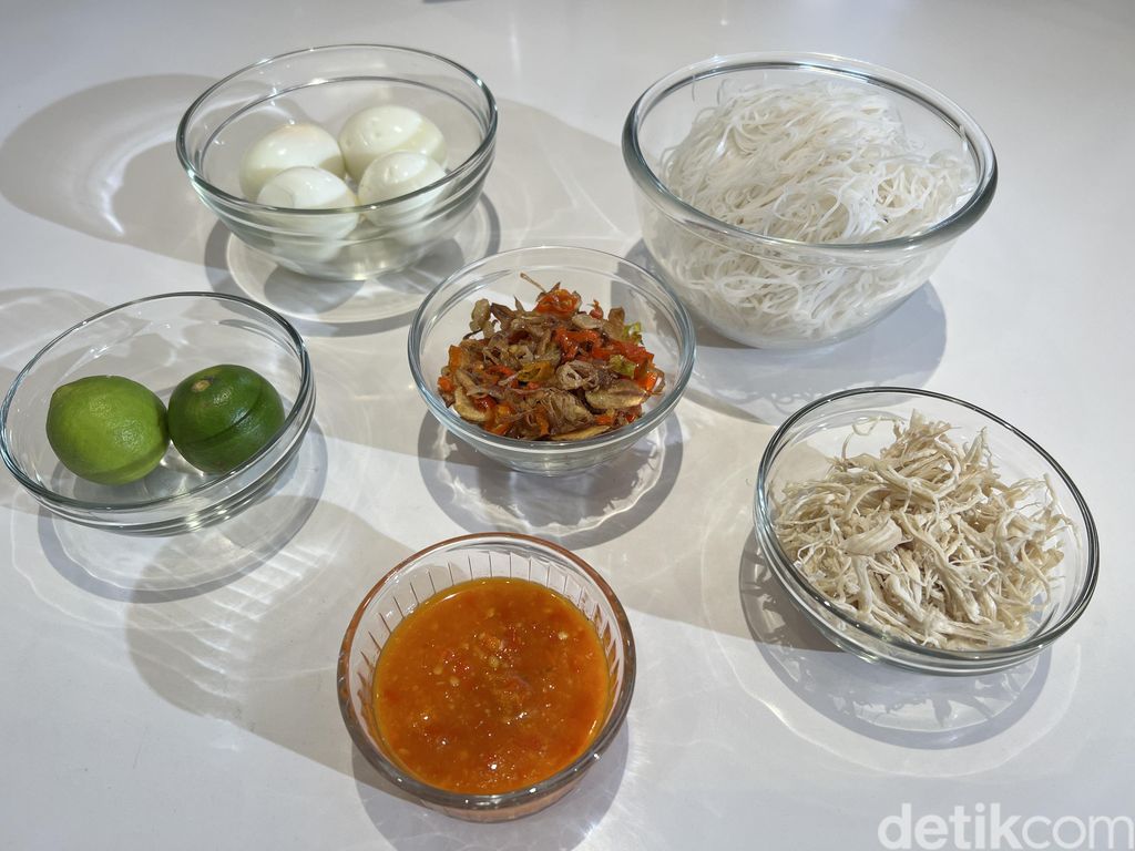 Chef Hotel Bagikan Tips Bikin Soto Ayam Khas Bali yang Berempah