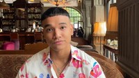 Saat perayaan ulang tahunnya yang lalu, Fadly Faisal dan kekasihnya merayakan sederhana di sebuah kafe keren. Segelas minuman dan kue yang cantik jadi sajian untuk merayakan ulang tahunnya. Foto: Instagram/fadlyfsl_