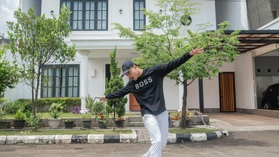 Ini Dia Rumah Mewah Baru Fadly, Kakak Fuji