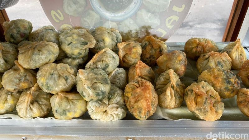 Gorengan khas Tionghoa kuo tie
