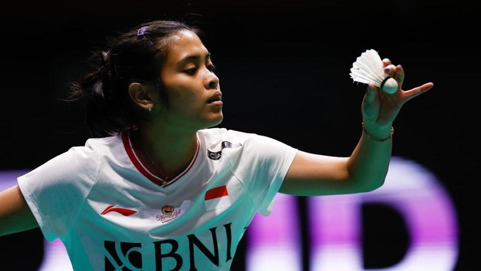 MADRID, SPAIN - APRIL 01: Gregoria Mariska Tunjung of Indonesia competes against Carolina Marin of Spain during the Madrid Spain Masters 2023, HSBC BWF World Tour Super 300, celebrated at Polideportivo Municipal de Gallur on April 01, 2023, in Madrid, Spain. (Photo By Oscar J. Barroso/Europa Press via Getty Images)