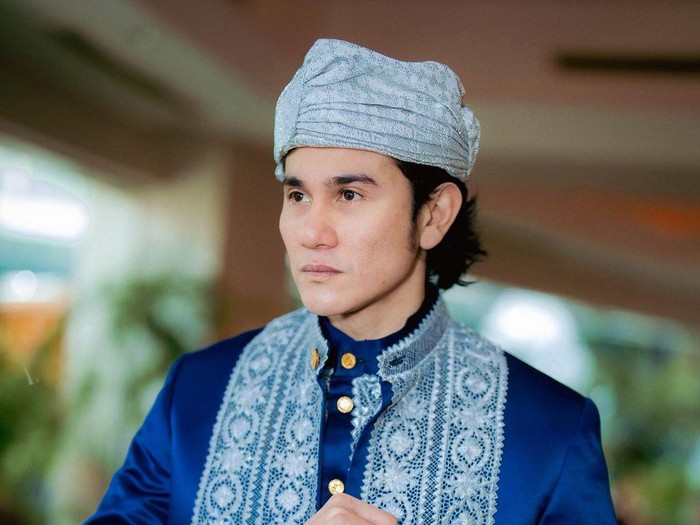 Ibunda Vino G Bastian Dimualafkan Buya Hamka