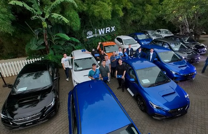 Subaru Indonesia bersama jaringan diler resmi Plaza Subaru melakukan prosesi serah-terima perdana unit the all-new Subaru WRX pada 18 pelanggan pertama di Indonesia.