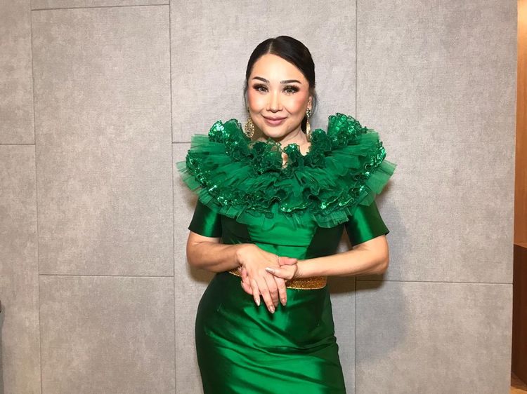 Pangling Banget! 6 Potret Wajah Baru Diva Titi DJ usai Oplas Anti Aging di Korsel