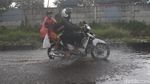 Drainase Buruk, Jalan Menuju Stadion GBLA Bandung Kerap Tergenang