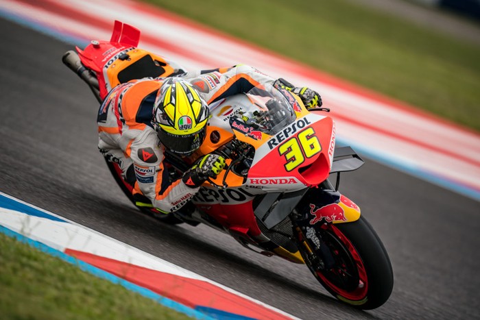 RIO HONDO, ARGENTINA - MARCH 31: Joan Mir of Spain and Repsol Honda Team rides during the free practice session of the MotoGP Gran Premio Michelin de la República Argentina at Autodromo Termas de Rio Hondo on March 31, 2023 in Rio Hondo, Argentina. (Photo by Steve Wobser/Getty Images)