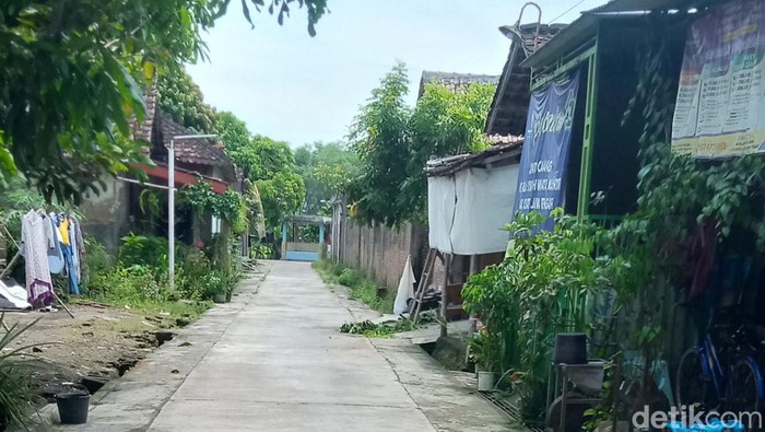 Kantor cabang PT NSWM Klaten di tepi jalan kampung, Minggu (2/4/2023).
