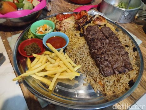Kebab hingga nasi biryani di Sorento Kebab Station Surabaya