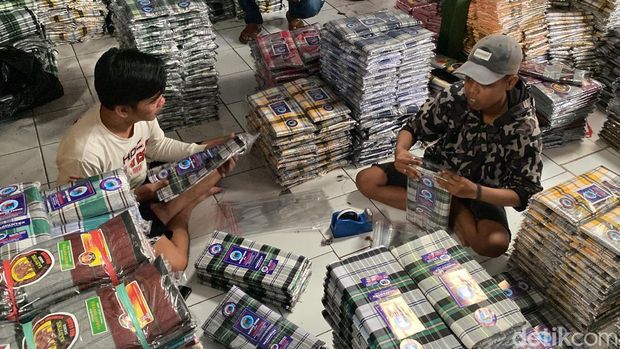 Lebaran Tahun 2023 Pengusaha Sarung Majalaya Raup Cuan