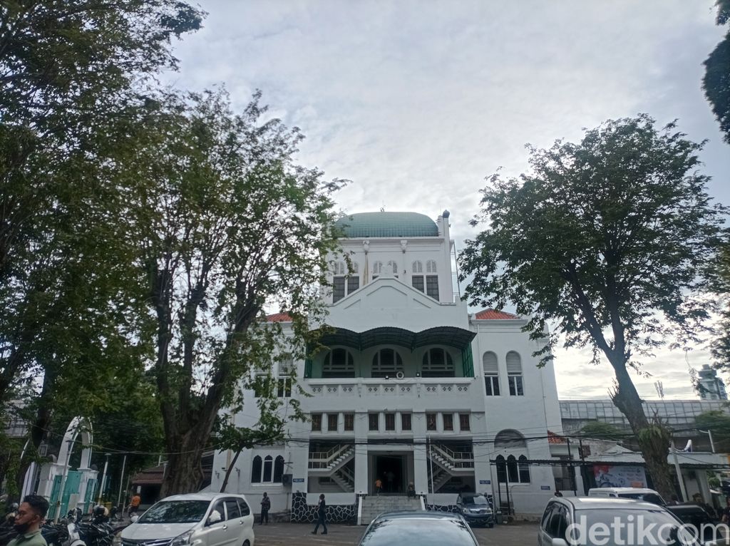 Masjid Cut Meutia di Jakarta