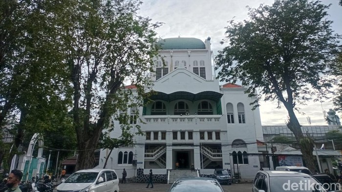 Masjid Cut Meutia di Jakarta