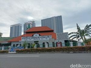 Sejarah Masjid Jami Al Mamur Cikini, Punya Nama Lain Masjid Raden Saleh