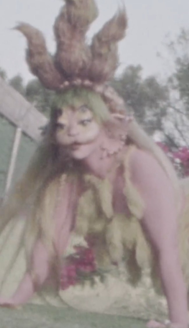 Namun kini Melanie mengubah personanya. Sejak Februari, dia tampil seram bak makhluk mitologi. Foto: dok. Instagram/@littlebodybigheart