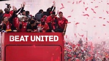 Kata netizen, satu-satunya yang hanya akan dirayakan Liverpool tahun ini cuma mengalahkan Manchester United. Foto: (Twitter)