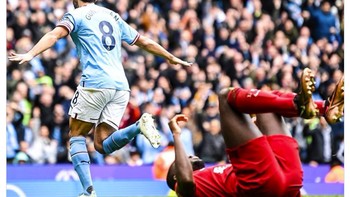 1 April 2023 menjadi hari yang memalukan buat Liverpool. The Reds dibabat Manchester City 1-4 tepat pada tanggal satu bulan empat! Foto: (Twitter)
