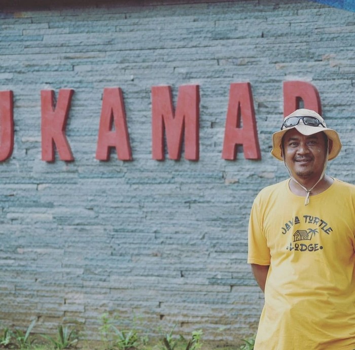 Poer Hadi Nata, mantan penebang ilegal yang jadi pemandu wisata