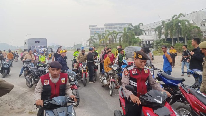 Polisi membubarkan konvoi motor asmara subuh di Batu Bara (Istimewa)