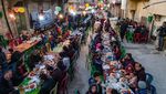 Potret Buka Puasa Ramadan Korban Gempa di Suriah