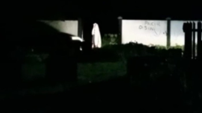 Prank pocong jadi-jadian malang