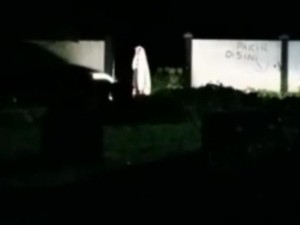 Bocil Bikin Prank Pocong di TPU Malang Bikin Resah Pengendara