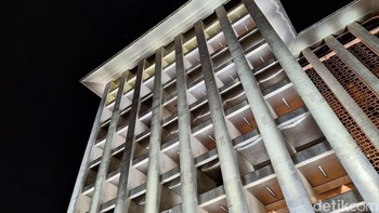 Arsitektur Masjid Istiqlal bisa menjadi objek menarik untuk diabdikan. Foto: Adi Fida Rahman/detikINET