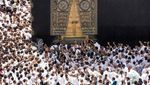 Meraih Berkah Ramadan di Pintu Kabah