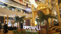 Pengunjung mal juga akan dihibur dengan berbagai performances tarian dan musik yang disiapkan, seperti Tanoura Dance yang berasal dari Mesir, Ramadhan Humanoid, Gandrung Dance, Ramadhan Musical, dan masih banyak lagi yang akan menemani pengunjugn selama bulan puasa hingga Ramadhan tiba nanti.