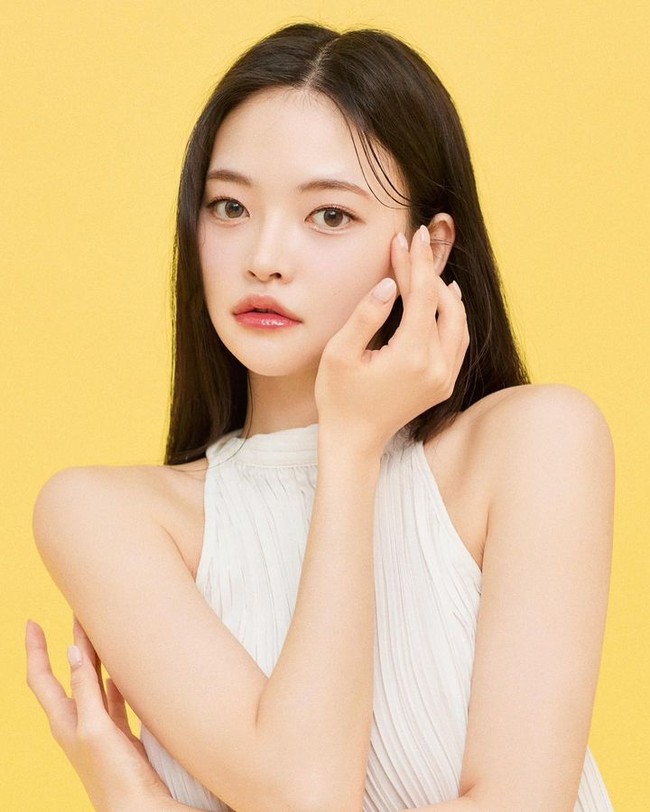 Ketika presenter Park Mi Sun menyarankannya untuk rehat sejenak dari siaran, Somyi mengaku tidak bisa melakukannya. Sambil menangis, ia mengaku takut tidak bisa menafkahi keluarga. Aku tidak punya penghasilan jika aku istirahat dari siaran, itu ikatan yang aku tidak bisa keluar, aku merasa jika aku kolaps, keluargaku akan habis, kata Somyi.Foto: Instagram