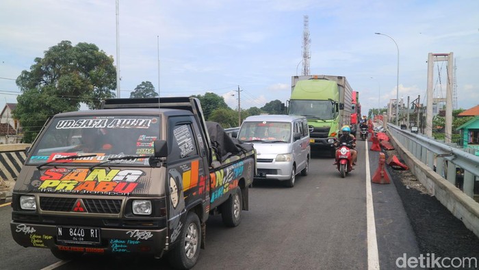 Suasana Jembatan Juwana Pati, Minggu (2/4/2023).