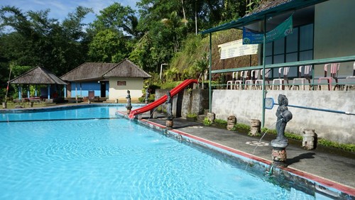 Suasana kolam renang Campuhan Yeh Kakul yang menambah objek wisata dan rekreasi di Desa Tua, Kecamatan Marga, Tabanan, Bali. (istimewa)