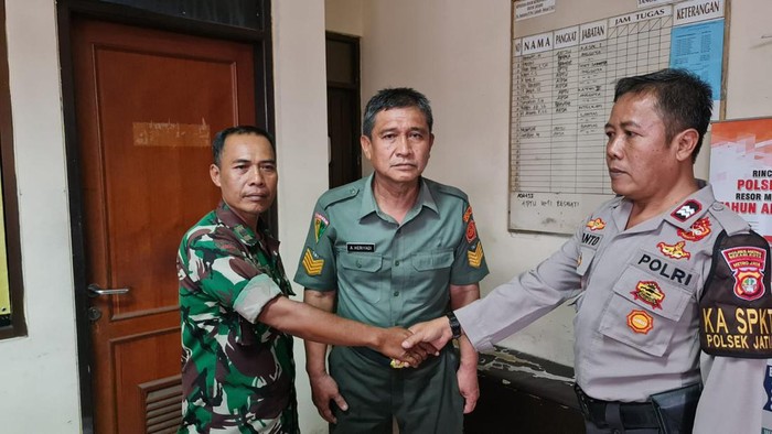 Tentara gadungan inisial AH kerap palak warga ditangkap di Bekasi.