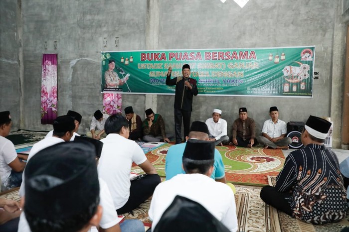 Ustaz Sahabat Ganjar