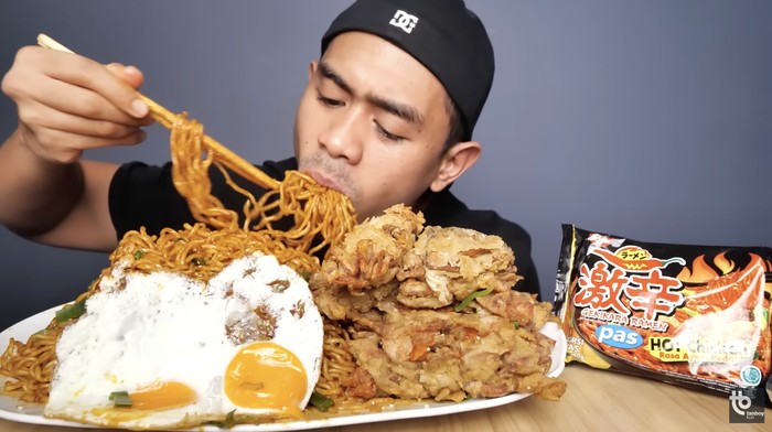 10 Food Vlogger Indonesia dengan Subscribers Terbanyak, Siapa Saja? 10 Food Vlogger Indonesia dengan Subscribers Terbanyak, Siapa Saja?